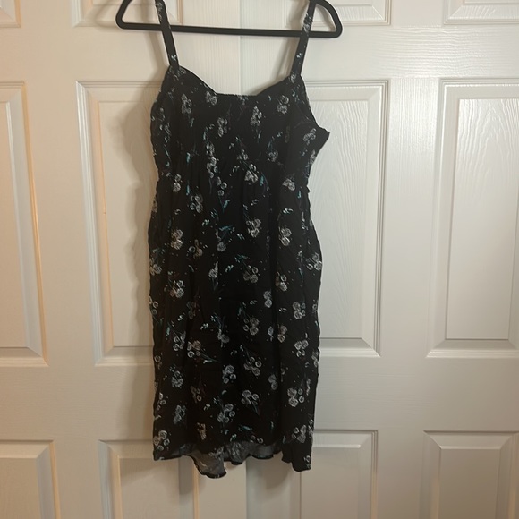 Black Floral Sundress Torrid Size 1 - Picture 3 of 5